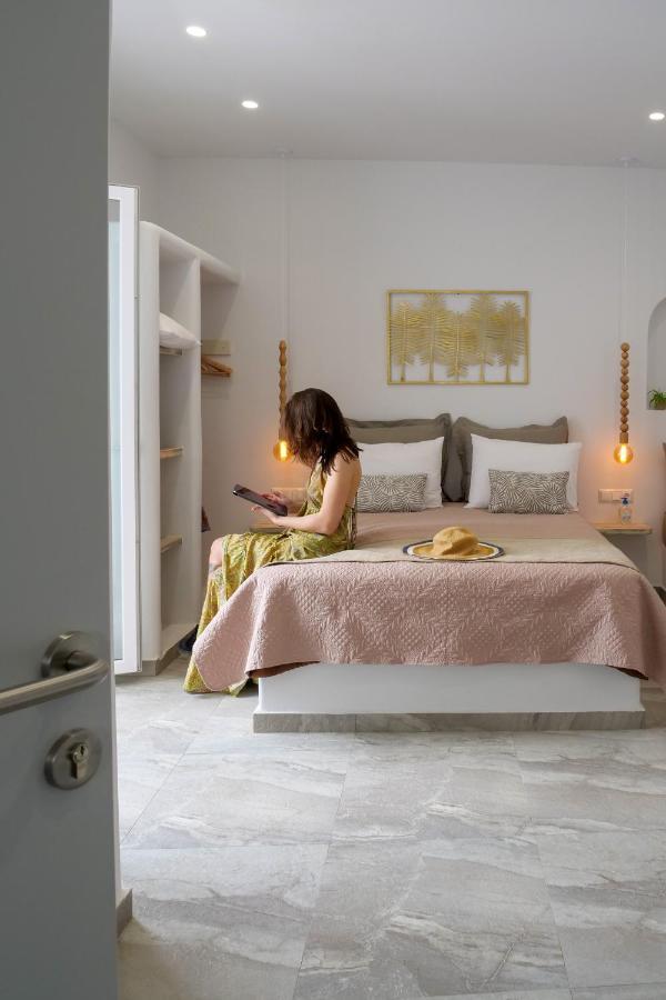 Theodora Luxury Studios Naxos City ภายนอก รูปภาพ