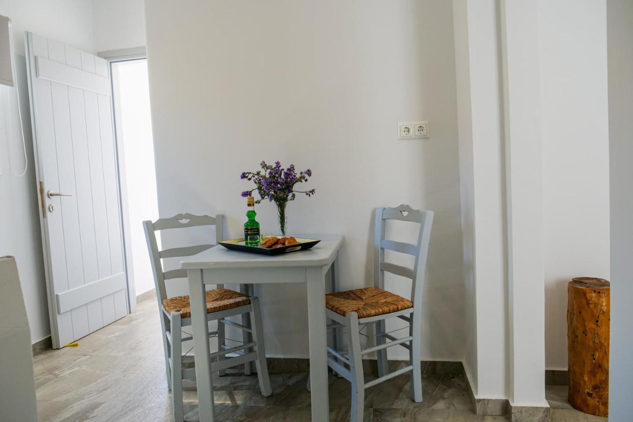 Theodora Luxury Studios Naxos City ภายนอก รูปภาพ