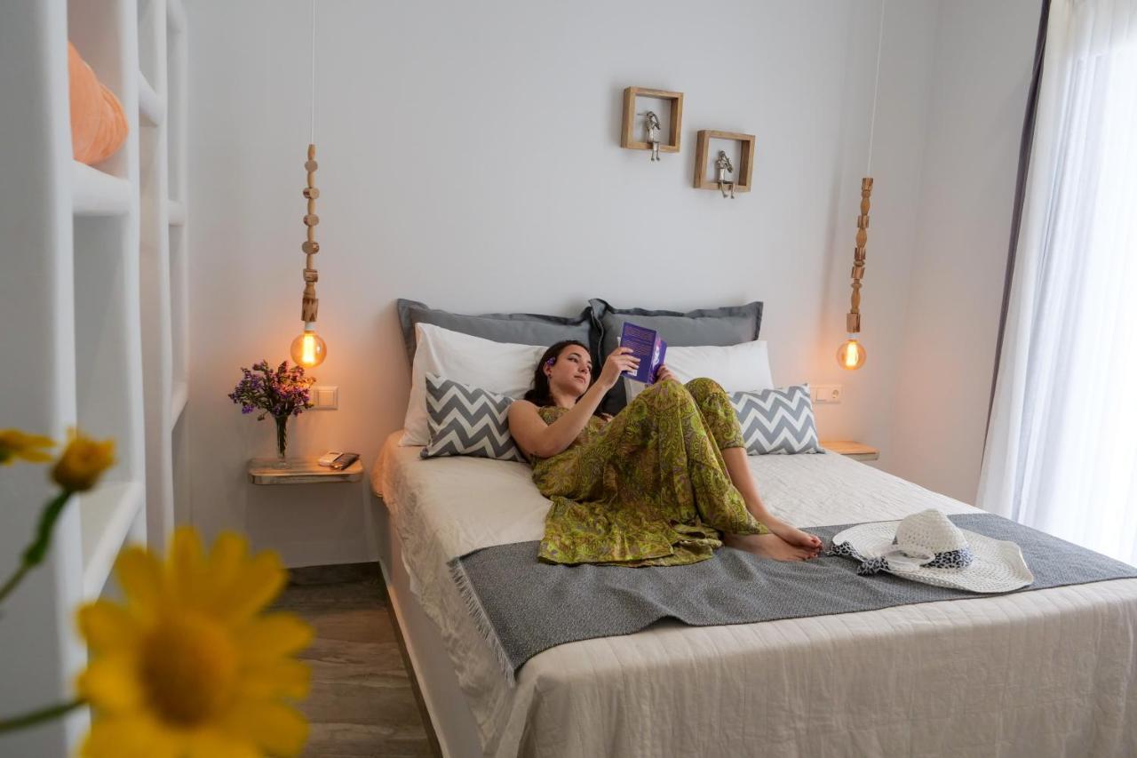 Theodora Luxury Studios Naxos City ภายนอก รูปภาพ