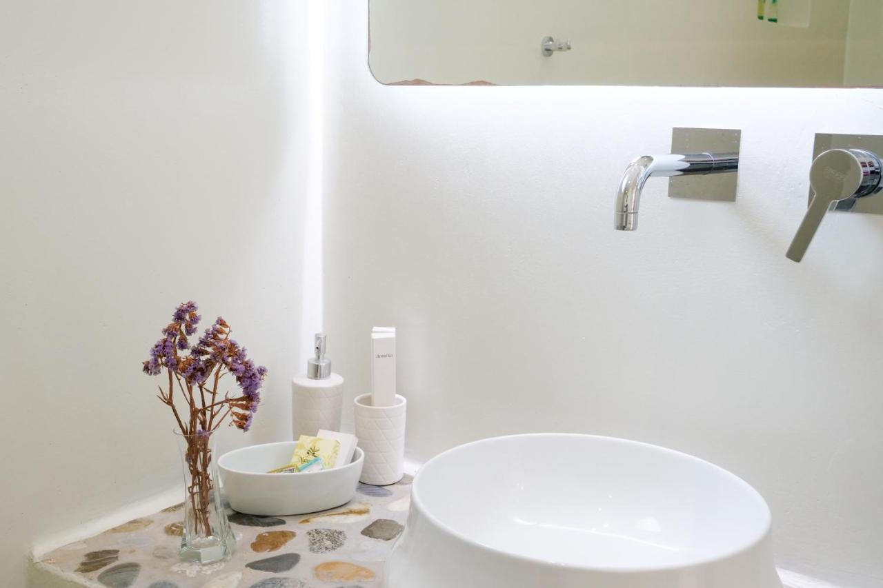 Theodora Luxury Studios Naxos City ภายนอก รูปภาพ