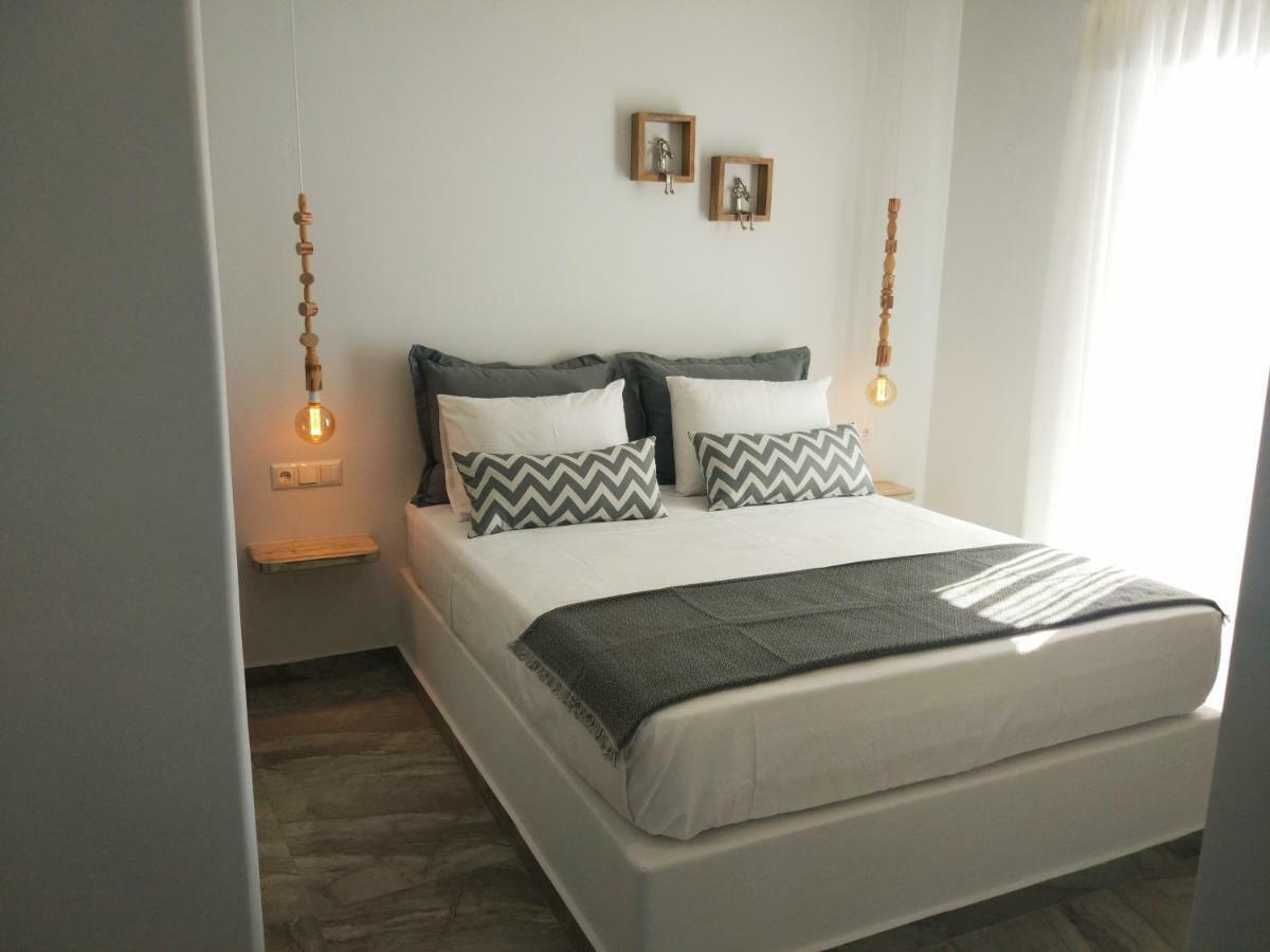 Theodora Luxury Studios Naxos City ภายนอก รูปภาพ